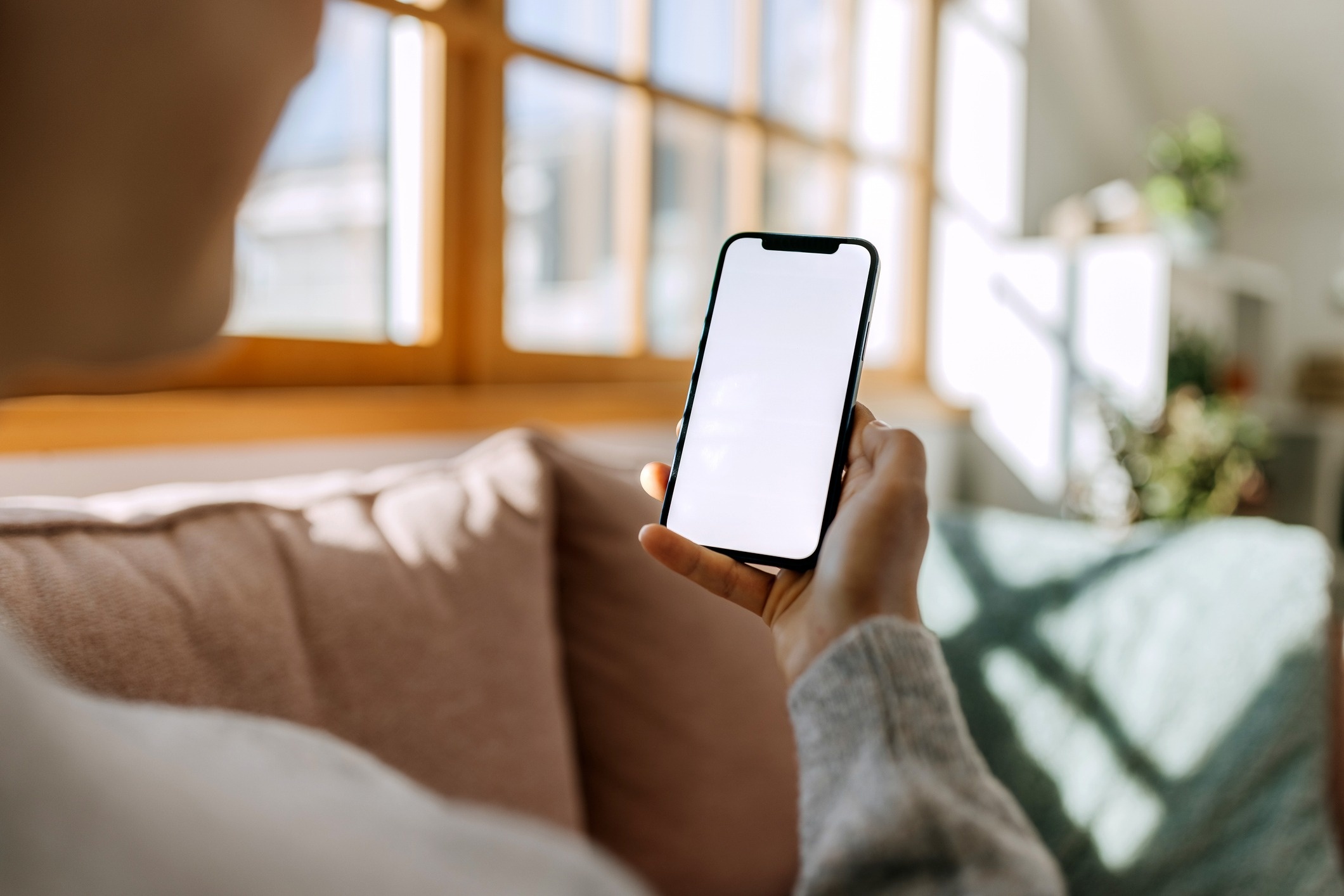 Your Guide to Decluttering Your Phone So It’s Just a Phone