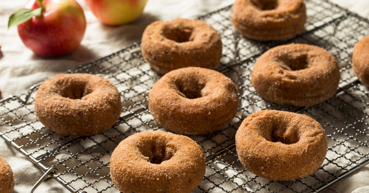 Cider Doughnut Reviewer Goes All in on New England Farms Dailybreak