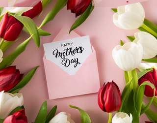 Piece Together a Bouquet Just for Mom