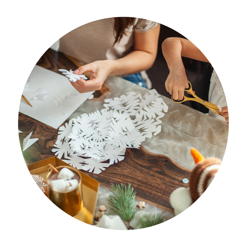 2024_Mondelez-Holiday_list_v2_decorate-custom