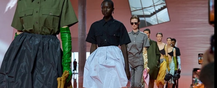 2026_poll_FashionHouses_question 1-custom