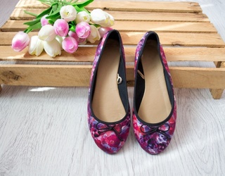 Look Like You’ve Walked Through a Garden in These 8 Floral Shoes