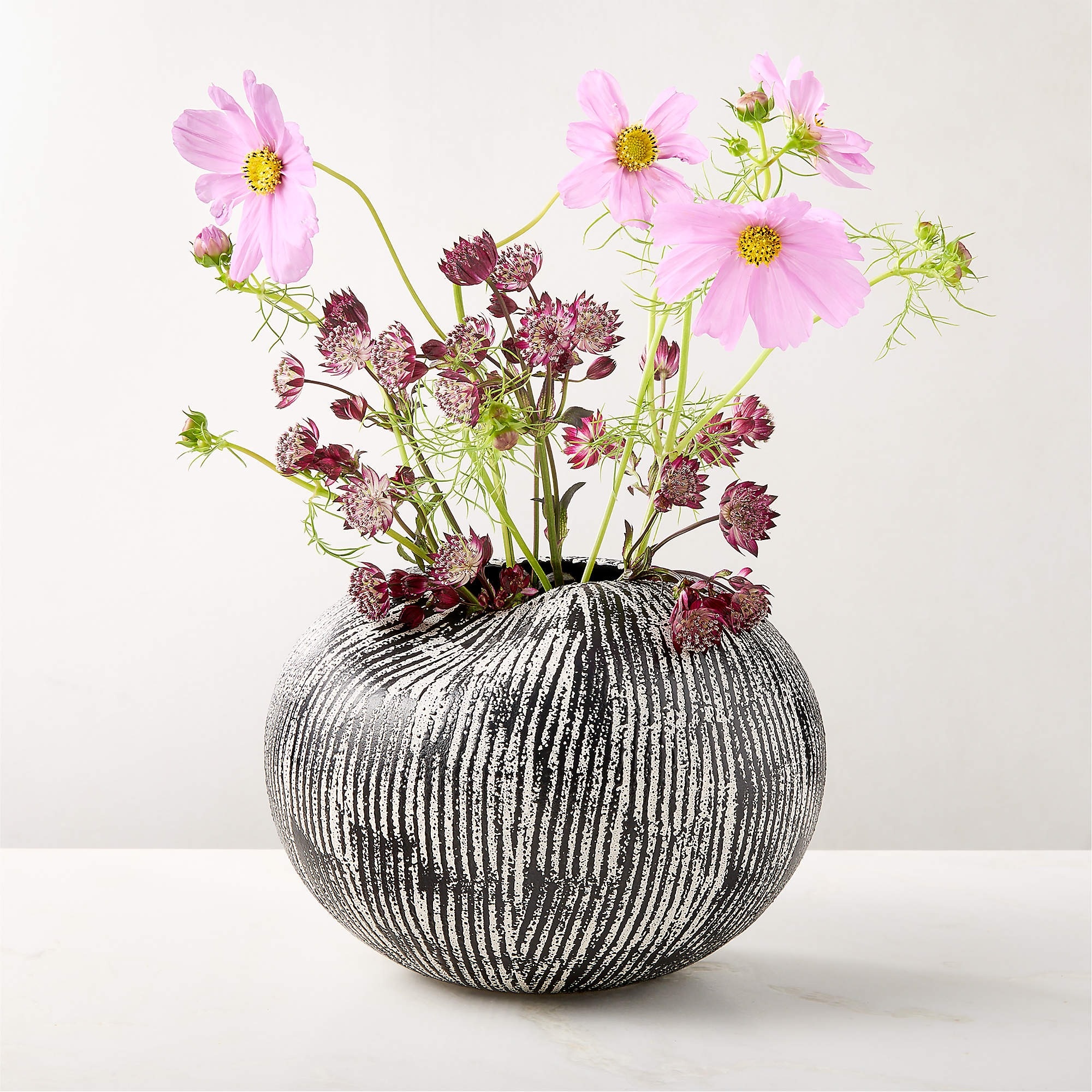 MoeBlkNWhtCeramicVaseSmSHS26-custom