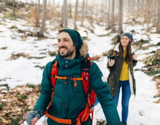 9 Essentials For Keeping Warm On Winter Walks and Hikes