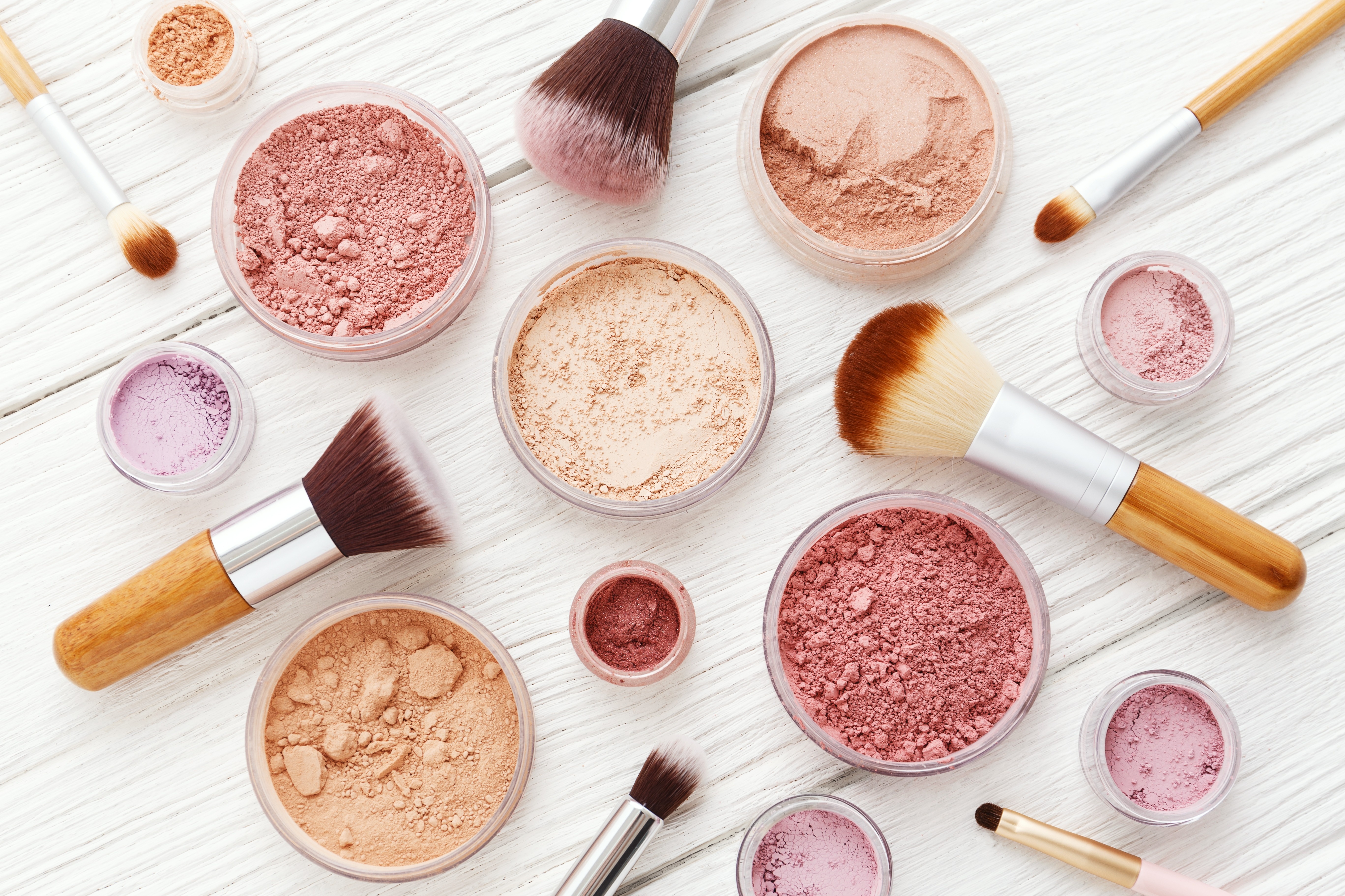 Mineral cosmetics пудра. Косметика. Декоративная косметика. Красивая косметика. Косметика для макияжа.