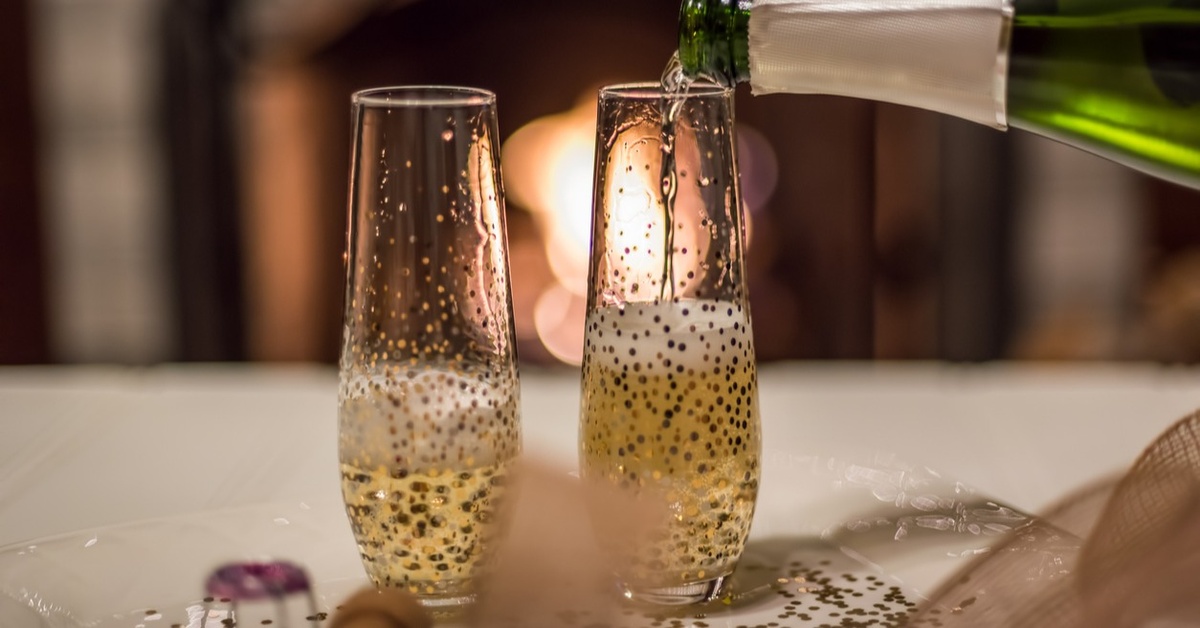 Chic and Unique Sets of Champagne Flutes Dailybreak