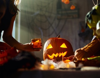 10 Frighteningly Festive Entertaining Pieces For Your Halloween Party