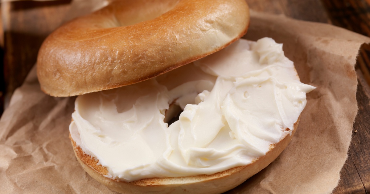 Apple Adds Cream Cheese to Bagel Emoji Dailybreak