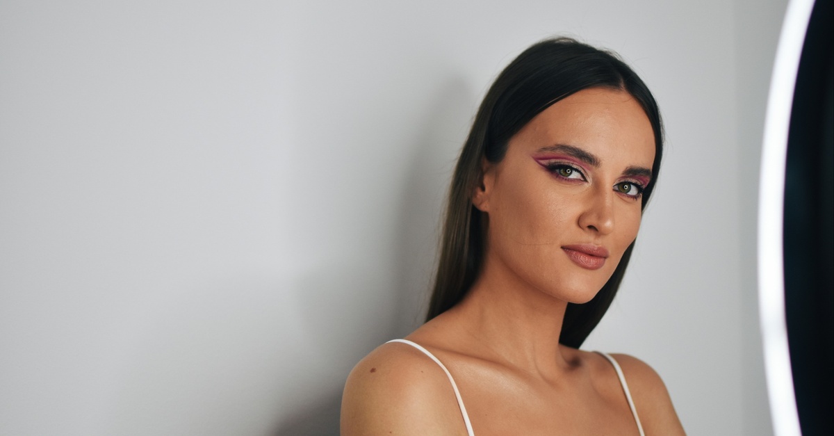 What Are the Hot Makeup Trends of 2024? Dailybreak
