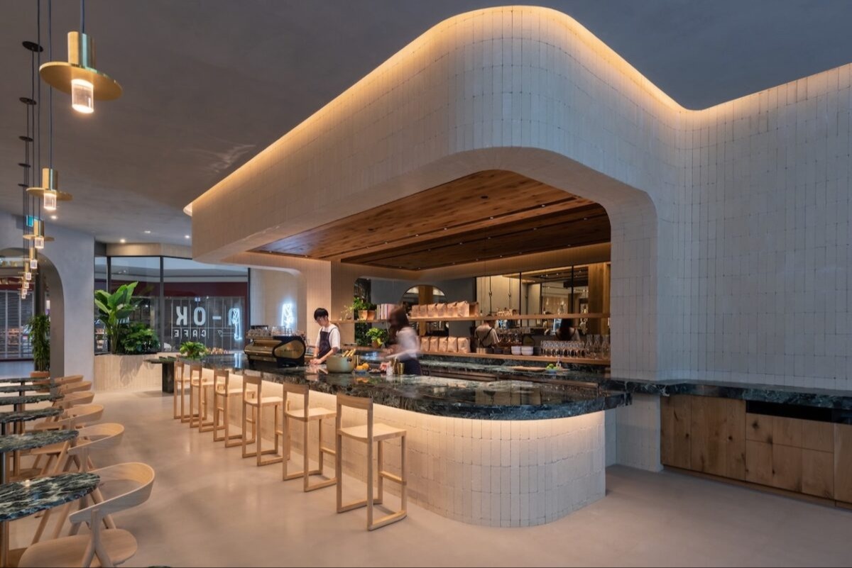  This is not a drill, Aritzia now has a Dachshund-Themed Café