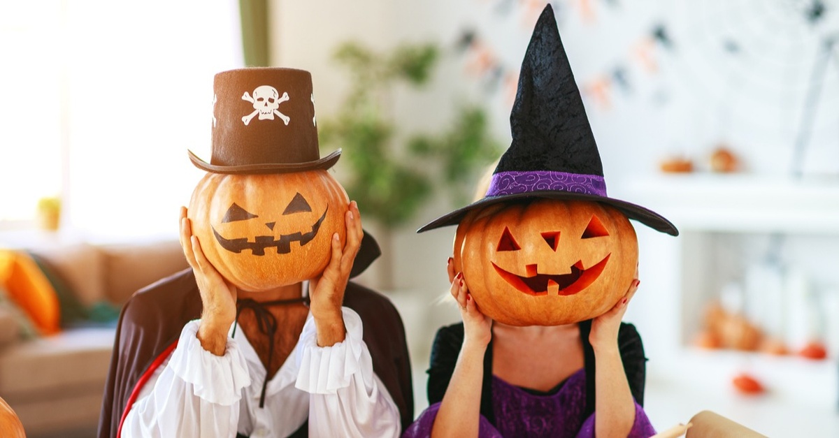 8 Couples' Halloween Costumes That Require Minimum Effort Dailybreak